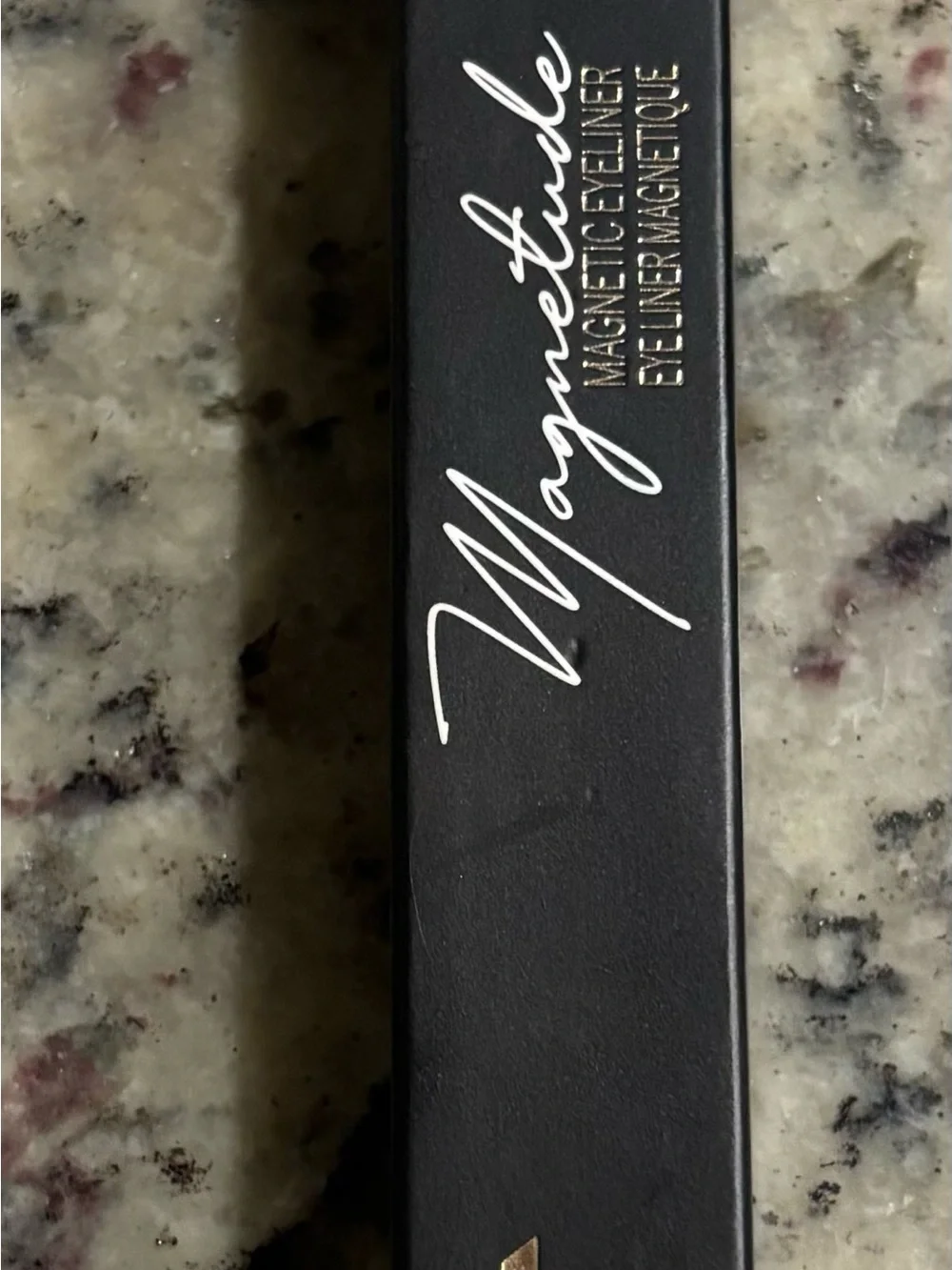 Magnetude  Magnetic Eyeliner
